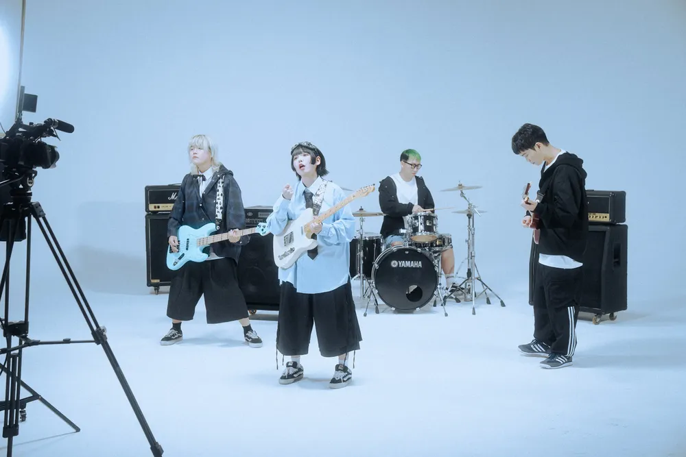 뮤지션 이디어츠의 배경