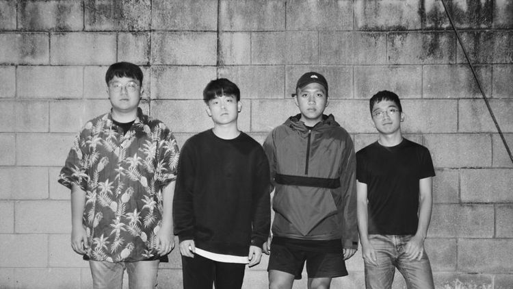 뮤지션 허드의 배경