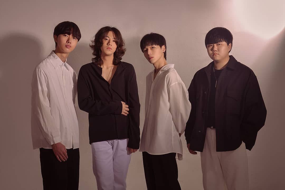 컨파인드화이트