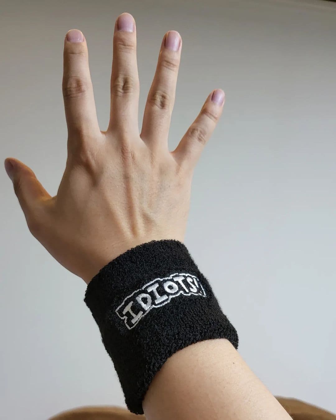 이디어츠 로고 아대